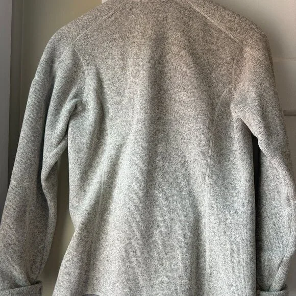 Patagonia Oatmeal color fleece, size small - Picture 4 of 5